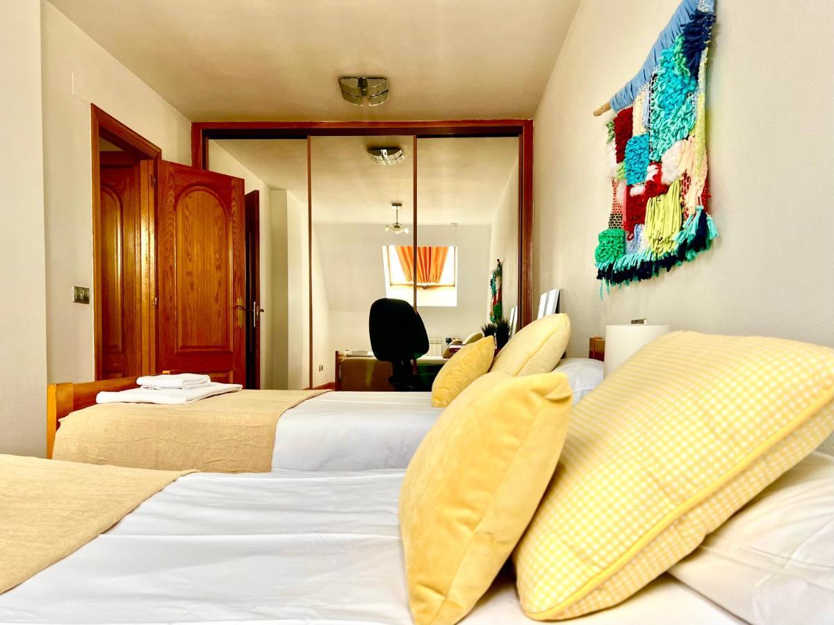 Housing León - Conde Duplex Appartement Buitenkant foto