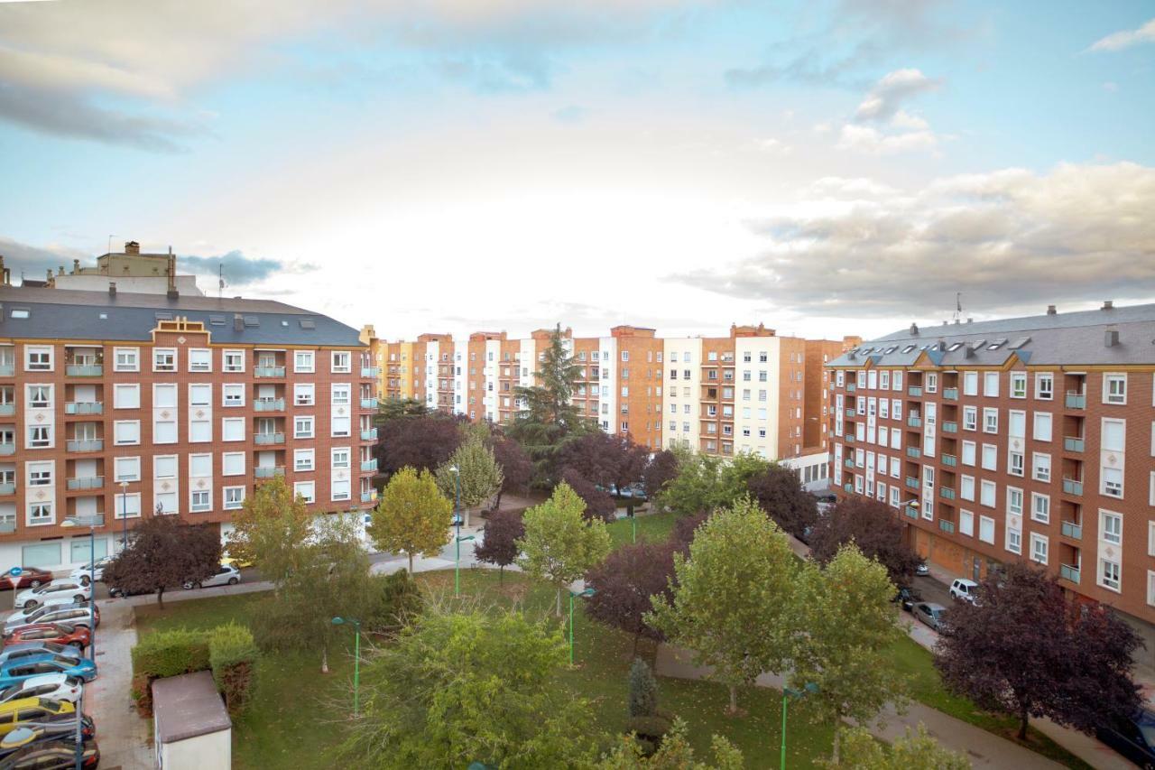 Housing León - Conde Duplex Appartement Buitenkant foto